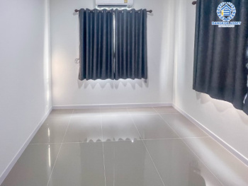 *****ทาวน์เฮ้าส์มือสองย่านปทุมธานี ม.พฤกษา รังสิต-คลอง4 #หลังมุม เนื้อที่กว้างขวางถึง 23.6 ตร.ว. ฟังก์ชัน 3 ห้องนอน 2 ห้องน้ำ 1 ที่จอดรถ แถมฟรี! 3 เครื่องปรับอากาศ บนทำเลเข้าเมือง หรือไปต่างจังหวัดก็ง่าย ใกล้ฟิวเจอร์ปาร์ค รังสิต และรถไฟฟ้าสายสีแดง "สถานีบางซื่อ-รังสิต"